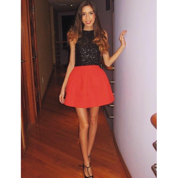 Red Structured Skirt - Picture 3 of 3